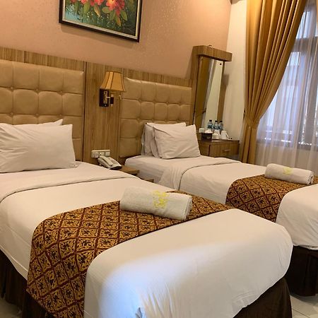 Selaras Inn Syariah Джокякарта Екстериор снимка