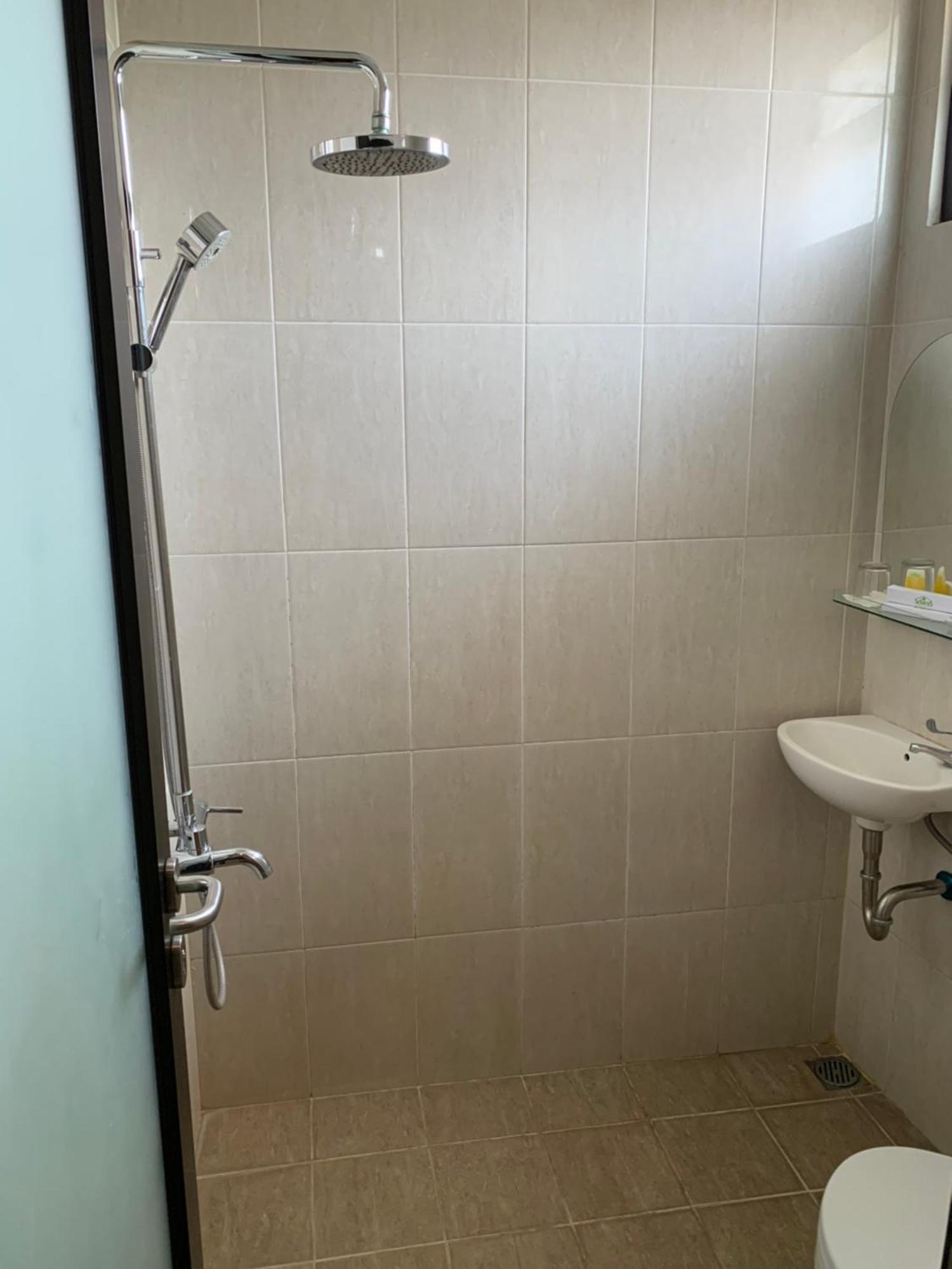 Selaras Inn Syariah Джокякарта Екстериор снимка