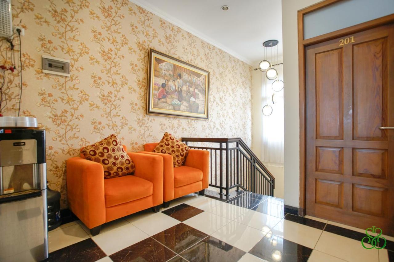 Selaras Inn Syariah Джокякарта Екстериор снимка